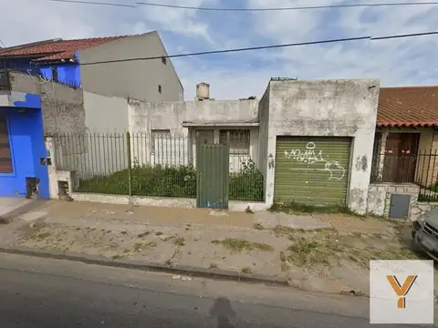 Avenida la Plata e/ La Rioja y Catamarca