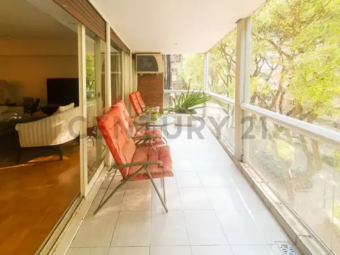 VENTA 3 AMBIENTES, POSIBILIDAD DE TERCER DORMITORIO, DEPENDENCIA Y COCHERA "BOULEVARD OLLEROS"