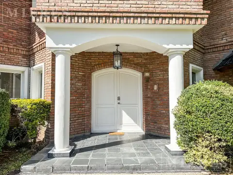 Casa en venta en El Establo, Colinas del Norte 390