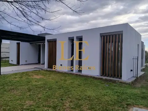 CASA A LA VENTA EN HARAS SANTA MARIA