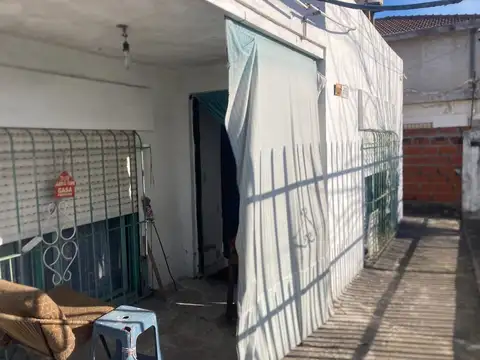Casa 4 ambientes con 1 baño