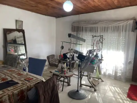 VENTA CASA 4 AMBIENTES CON PATIO DON TORCUATO