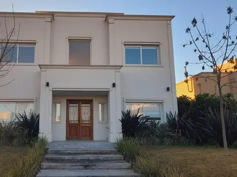 Casa PREMIUM en  SANTA ELENA Pilar del ESTE
