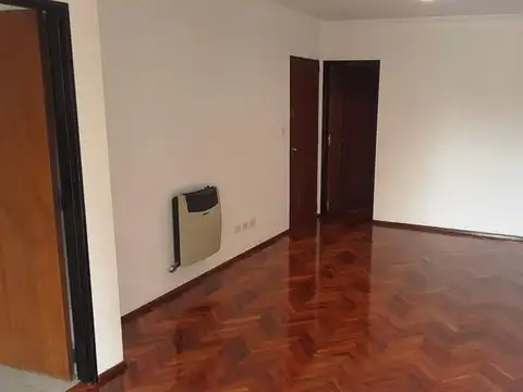 VENTA-  Departamento 2 dormitorios Santiago al 200