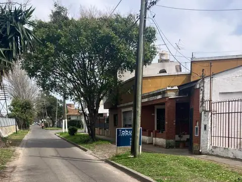 Casa en Venta en Castelar, USD 126.000