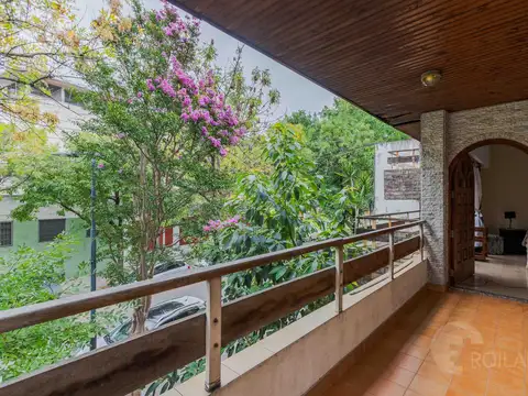 Venta Casa 8 Ambientes Balcón Cochera Terraza Lote Propio en Devoto Apto Credito- Comercial -Permuta