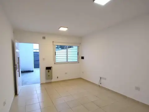 Depto Tipo Casa 2 ambientes con 1 baño