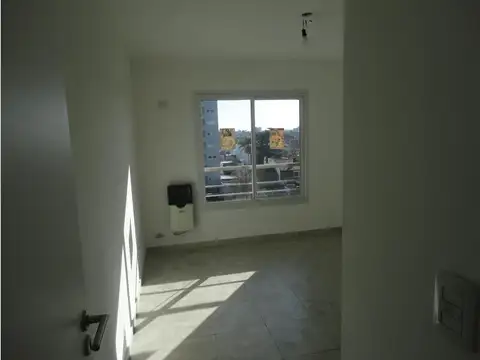 DEPARTAMENTO  DE 2 AMBIENTES AL FRENTE CON BALCON