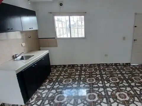 Departamento en Alquiler en Caseros, $ 750.000