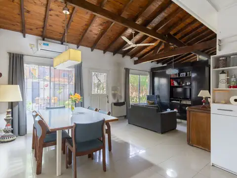 CASA 5 AMBIENTES EN VENTA CON JARDIN EN JOSE C PAZ
