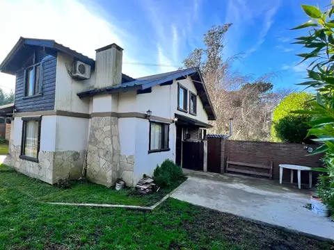 Casa en Alquiler con 1 cochera