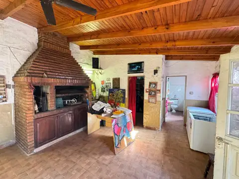 VENTA CASA 4 AMB CON COCHERA EN FLORENCIO VARELA
