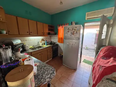 VENTA CASA 4 AMB CON COCHERA EN FLORENCIO VARELA