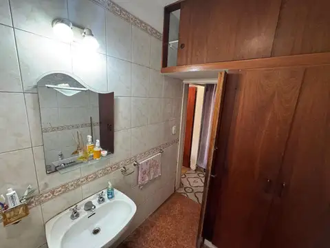 VENTA CASA 4 AMB CON COCHERA EN FLORENCIO VARELA