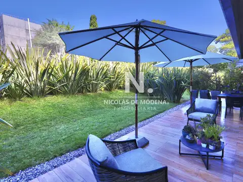 En venta apartamento de 2 dormitorios en Punta del Este, con agradable vista, garage en el subsuelo