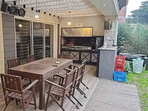 Casa 4 ambientes con 3 baños