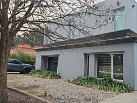 ALQUILER CASA EN BARRANCAS DE SAN BENITO BARRIO PRIVADO