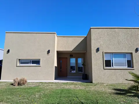 Casa  en Venta en San Ramón, Pilar del Este, Pilar