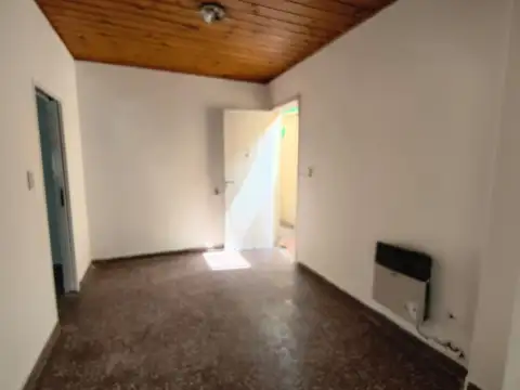 Depto Tipo Casa en Alquiler de 2 ambientes
