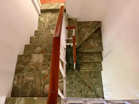 CASA 2 PLANTAS CON PATIO - FISHERTON
