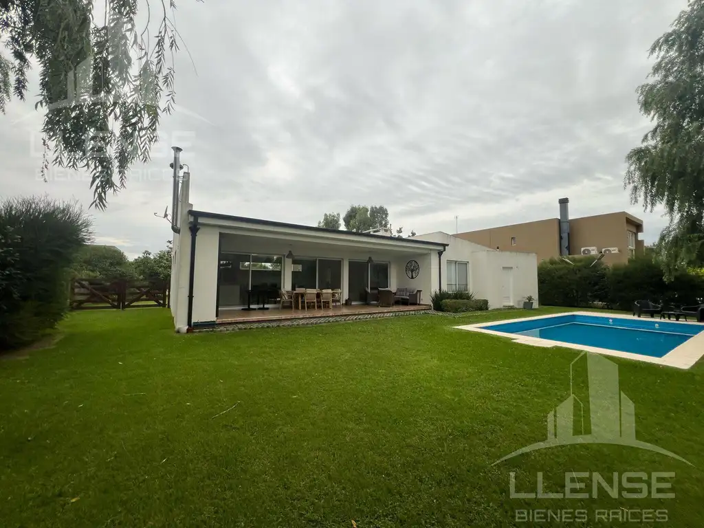 Casa en La Candida Club de Campo