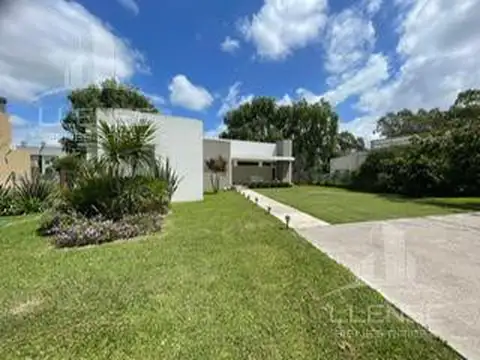 Casa en Alquiler en La Candida Club de Campo - 3 dormitorios