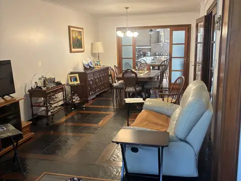 EXCELENTE CASA EN VENTA IMPECABLE ESTADO - VICENTE LOPEZ