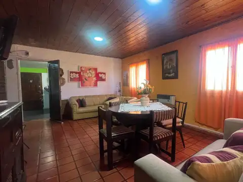 Venta casa 5 ambientes Camet Norte con parque