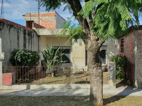 CASA 4 AMBIENTES EN VENTA EN SOURIGUES