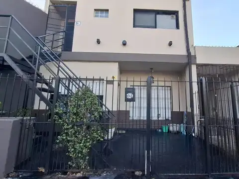 VENTA EN BLOQUE DE CASA PH  QUILMES
