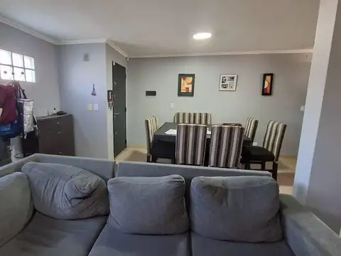 Depto Tipo Casa 3 ambientes con 2 baños