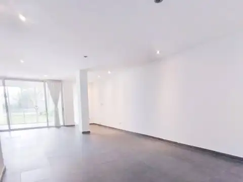 Casa 5 ambientes  Venta Ituzaingo
