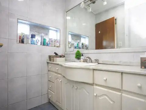 Casa en venta 5 ambientes en Villa Adelina