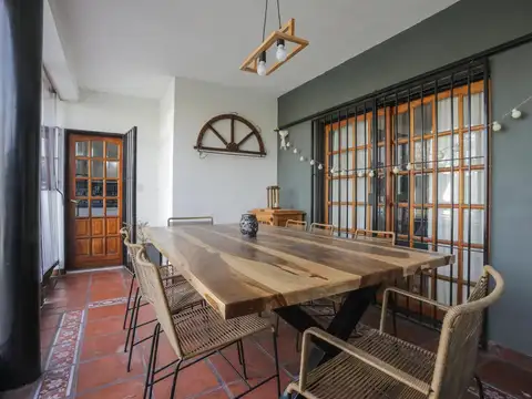 Casa 5 ambientes con 2 baños