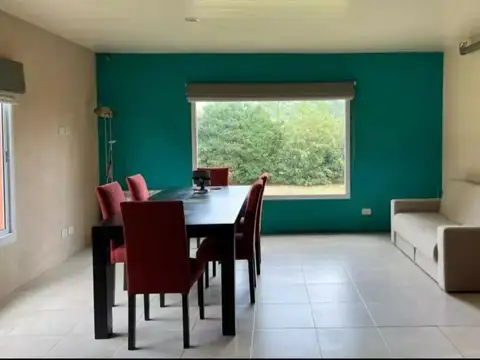 Casa 3 ambientes con 2 baños