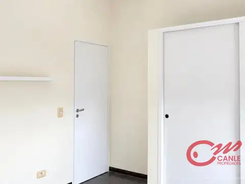 Casa en Alquiler con 2 cocheras