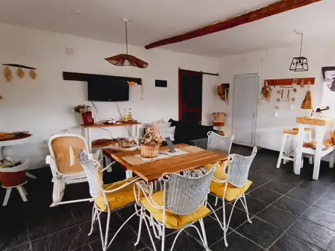 Casa 6 ambientes con 3 baños