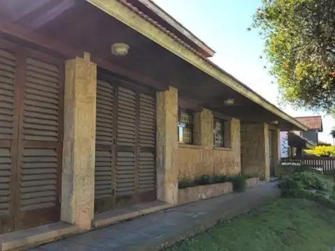 Casa en venta - 2 Dormitorios 2 Baños - Mar del Plata