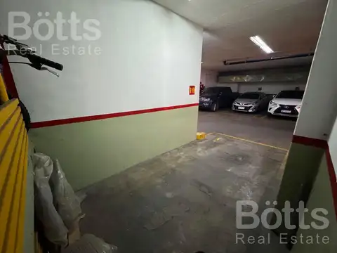 AMPLIA COCHERA CUBIERTA VENTA BELGRANO VIRREY DEL PINO 12 M2