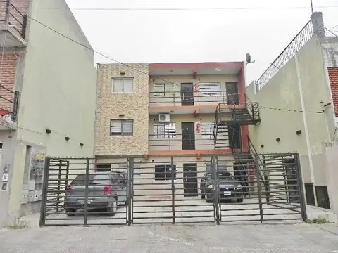 THAMES 3700, Piso 2