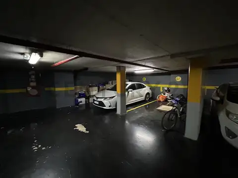 VENTA COCHERA TECHADA Y FIJA CABALLITO