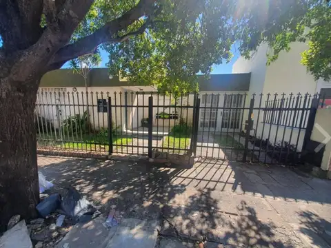 CASA 3 DORMITORIOS - CERCA DEL DINO RUTA 20!