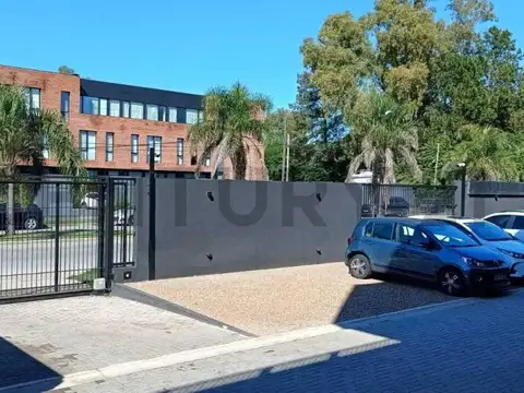 Roberto Caamaño 1100 100, Piso 0