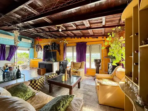 VENTA CASA LA TEJA 3 DORMITORIOS PATIO / BARBACOA