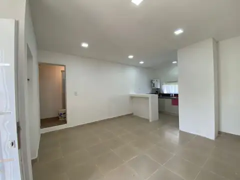 Casa 3 ambientes con 1 baño
