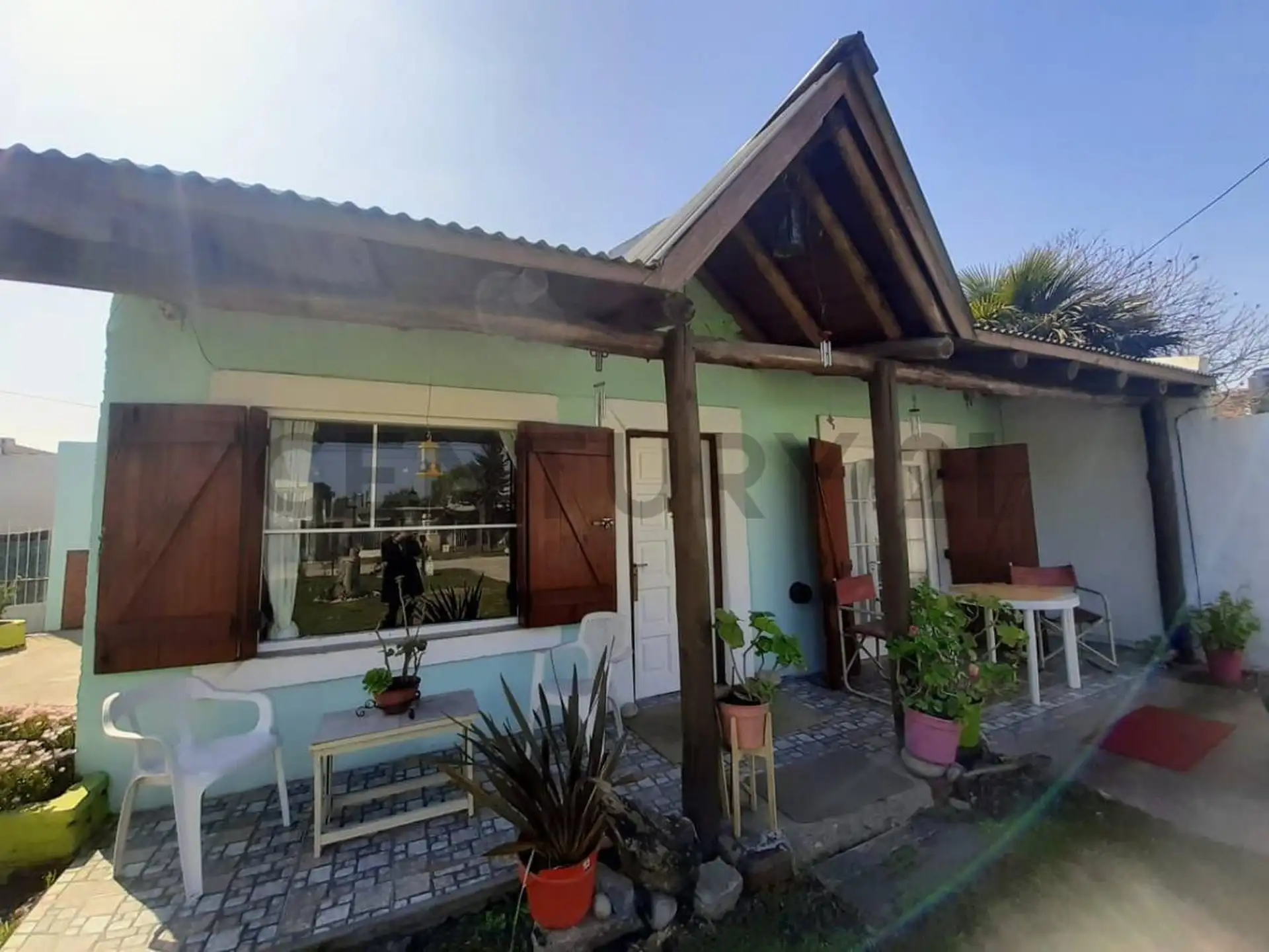 Venta casa tres ambientes gran parque Caisamar