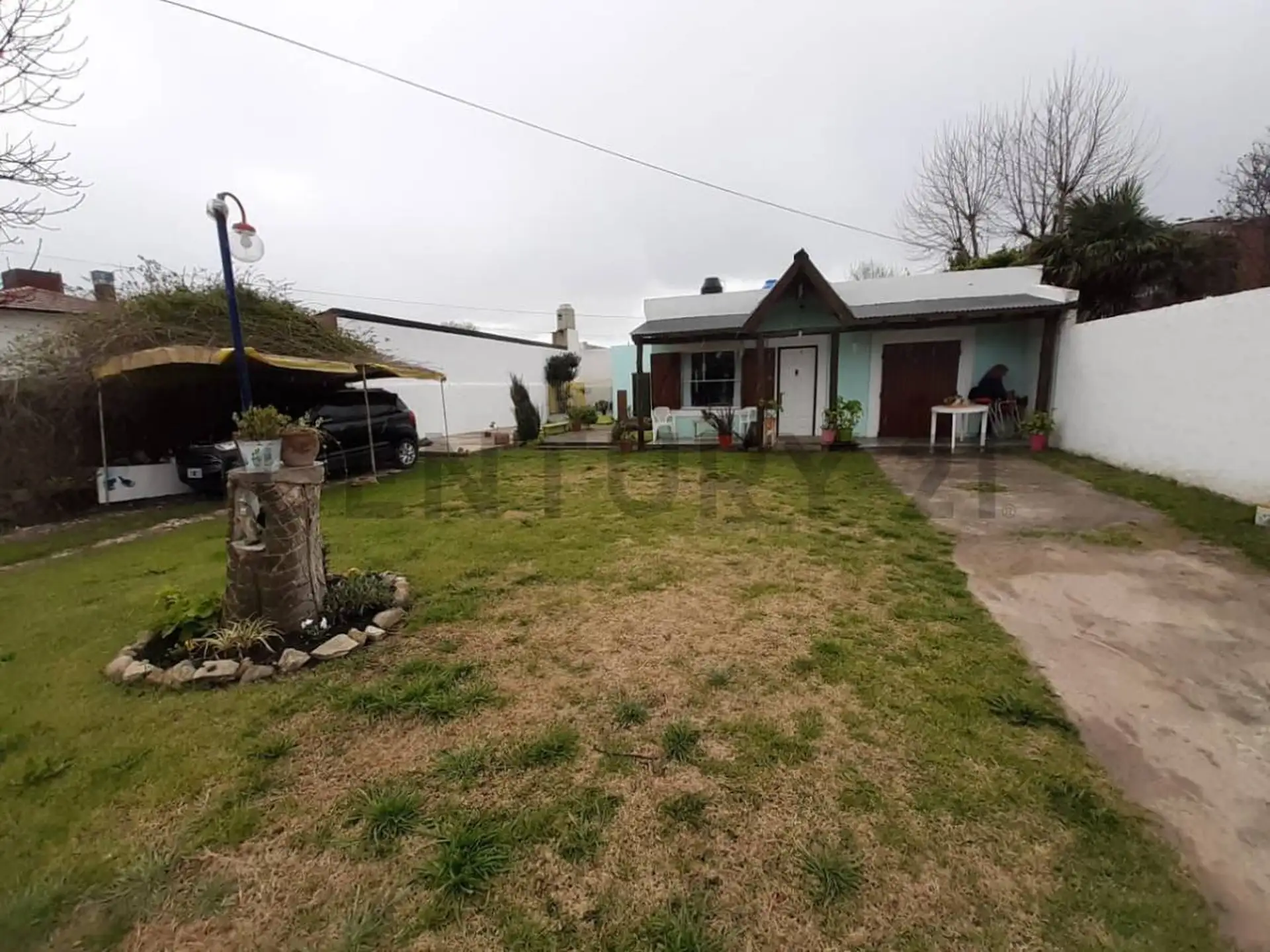 Venta casa tres ambientes gran parque Caisamar
