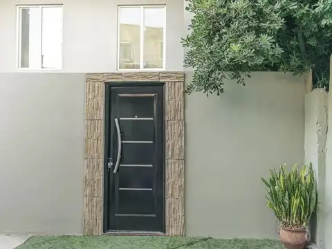 excelente casa muy amplia tipo triplex 