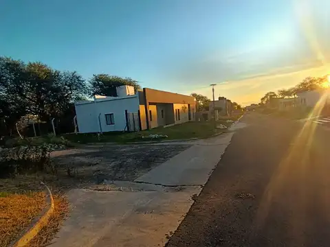 Gobernador López Jordán 200