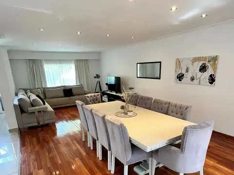 Casa en venta - 4 Dormitorios 4 Baños - Esteban Echeverría